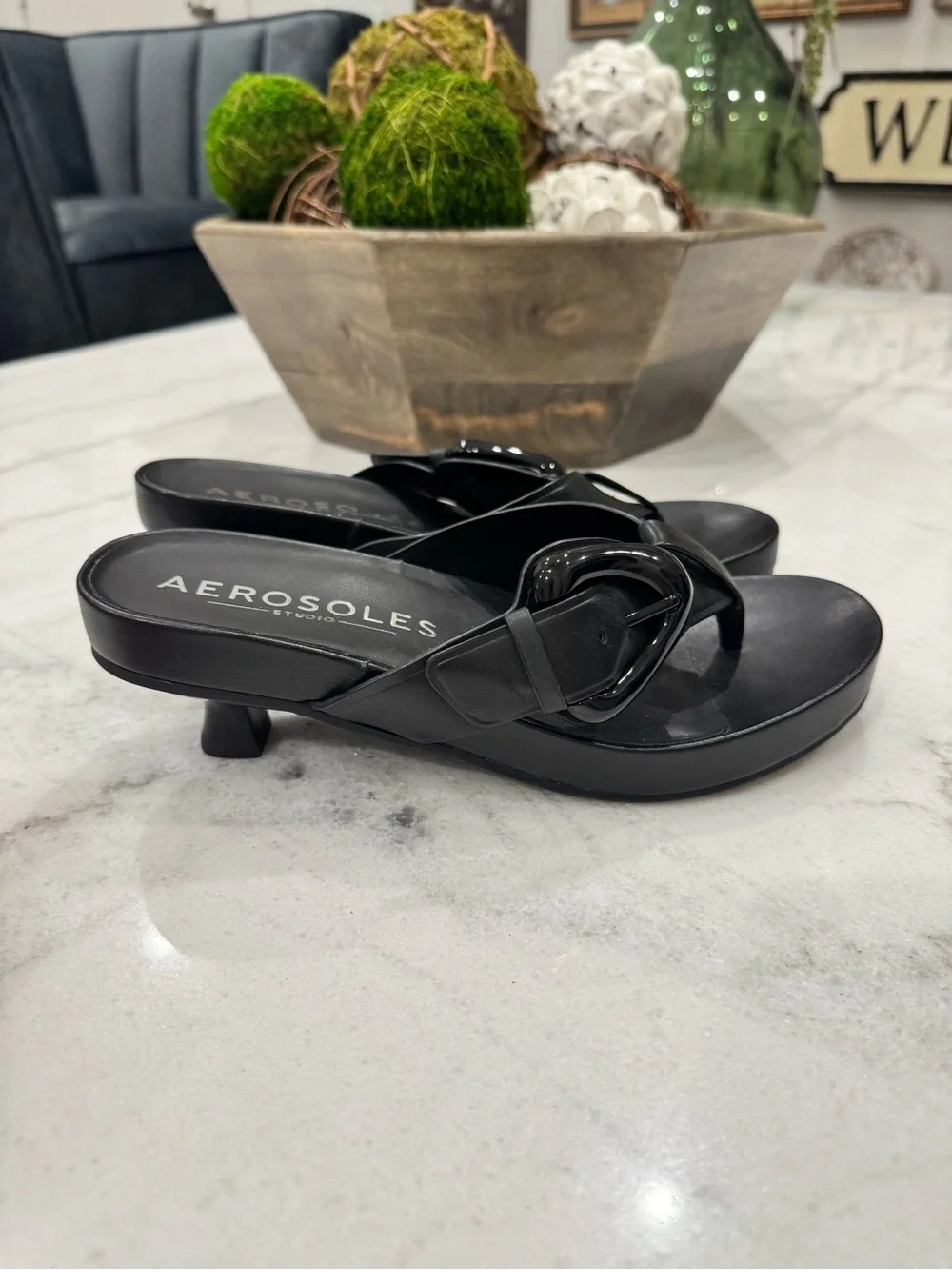AEROSOLES Black Platform Buckle Thong Sandals